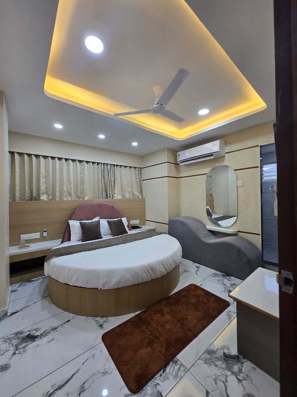 Hotel Facilities 32